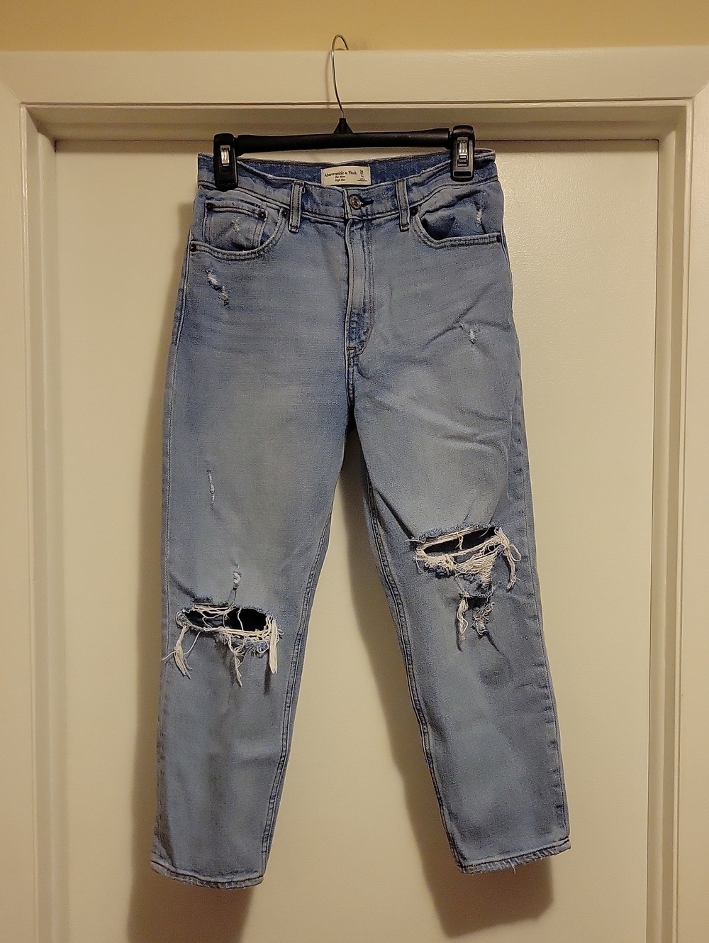 Abercrombie & Fitch The Mom High Rise Distressed Jeans